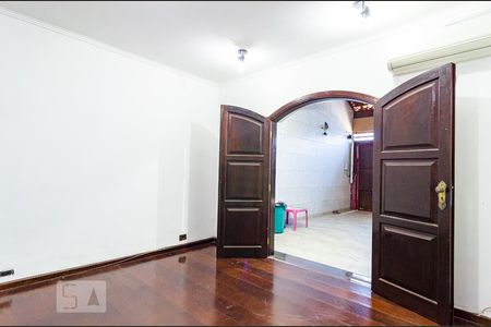 Sala de casa à venda com 3 quartos, 300m² em Vila Campestre, São Paulo