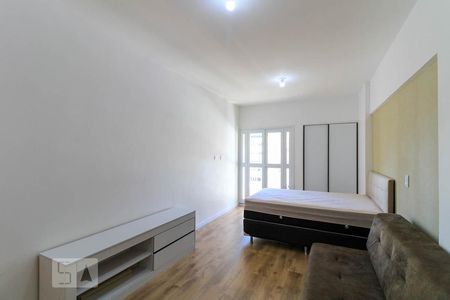 Sala de kitnet/studio para alugar com 1 quarto, 35m² em Centro, Curitiba