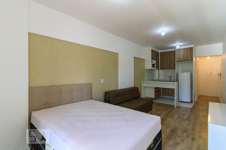 Quarto de kitnet/studio para alugar com 1 quarto, 35m² em Centro, Curitiba