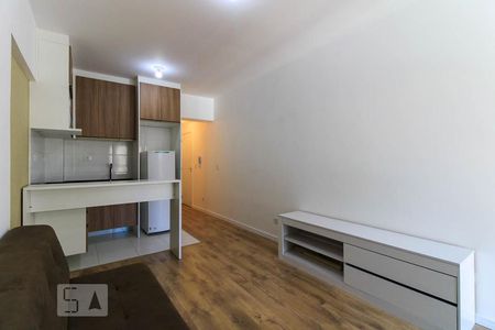 Sala  de kitnet/studio para alugar com 1 quarto, 35m² em Centro, Curitiba