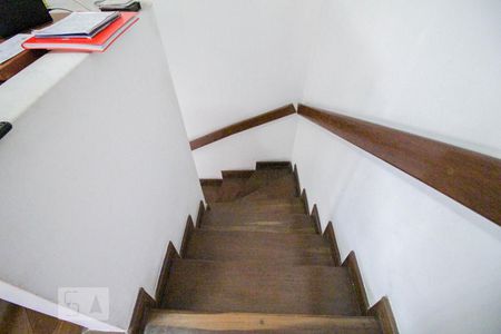 Escada acesso dormitorio de casa à venda com 4 quartos, 340m² em Vila Dom Pedro Ii, São Paulo