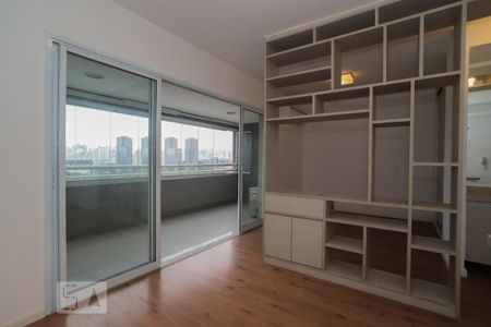 Sala de kitnet/studio para alugar com 1 quarto, 47m² em Parque Industrial Tomas Edson, São Paulo