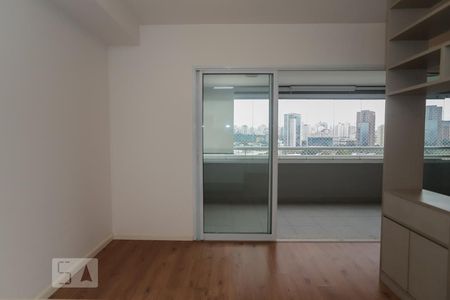 Sala de kitnet/studio para alugar com 1 quarto, 47m² em Parque Industrial Tomas Edson, São Paulo