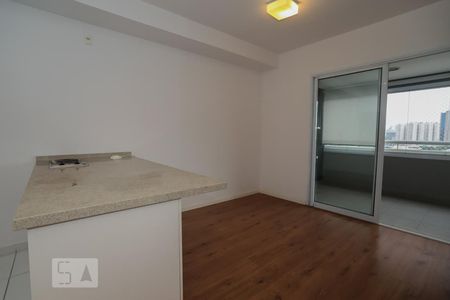 Sala de kitnet/studio para alugar com 1 quarto, 47m² em Parque Industrial Tomas Edson, São Paulo