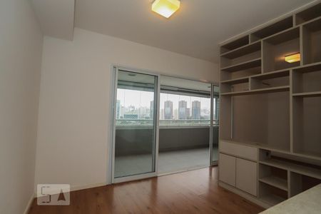 Sala de kitnet/studio para alugar com 1 quarto, 47m² em Parque Industrial Tomas Edson, São Paulo