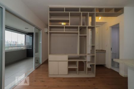 Sala de kitnet/studio para alugar com 1 quarto, 47m² em Parque Industrial Tomas Edson, São Paulo