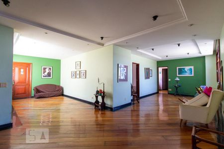 Apartamento à venda com 600m², 3 quartos e 1 vaga Apartamento à venda com 600m², 3 quartos e 1 vagaSala