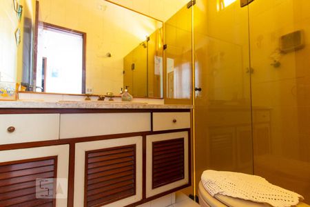 Apartamento à venda com 600m², 3 quartos e 1 vaga Apartamento à venda com 600m², 3 quartos e 1 vagaBanheiro Corredor