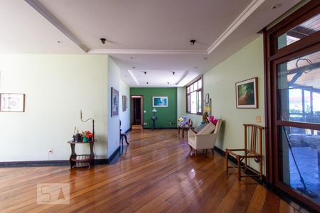 Apartamento à venda com 600m², 3 quartos e 1 vaga Apartamento à venda com 600m², 3 quartos e 1 vagaSala