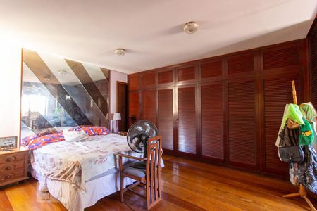 Apartamento à venda com 600m², 3 quartos e 1 vaga Apartamento à venda com 600m², 3 quartos e 1 vagaSuite 1