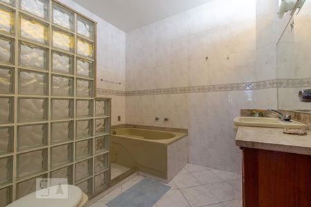 Apartamento à venda com 600m², 3 quartos e 1 vaga Apartamento à venda com 600m², 3 quartos e 1 vagaBanheiro Suite 2