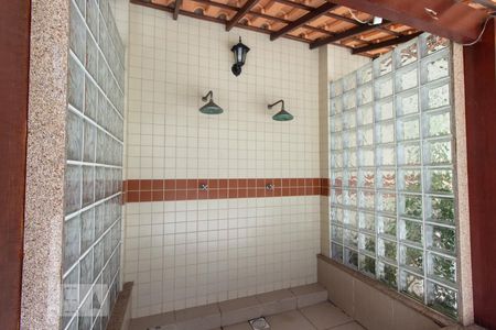 Apartamento à venda com 600m², 3 quartos e 1 vaga Apartamento à venda com 600m², 3 quartos e 1 vagaÁrea comum - Ducha