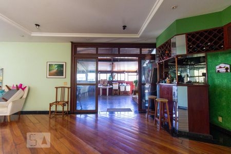 Apartamento à venda com 600m², 3 quartos e 1 vaga Apartamento à venda com 600m², 3 quartos e 1 vagaSala