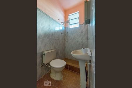 Banheiro de apartamento à venda com 1 quarto, 50m² em Brás de Pina, Rio de Janeiro