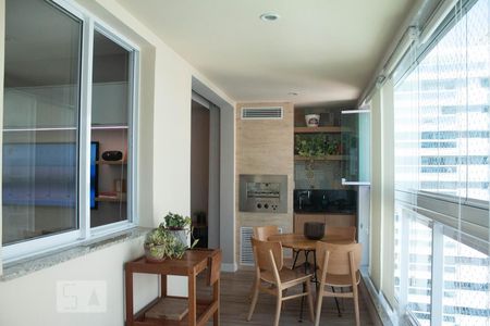 Varanda de apartamento para alugar com 3 quartos, 122m² em Icaraí, Niterói