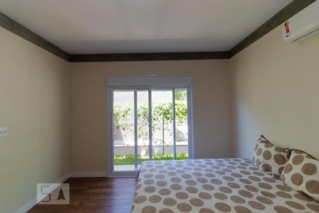 Casa de condomínio à venda com 400m², 4 quartos e 8 vagas Casa de condomínio à venda com 400m², 4 quartos e 8 vagasSuíte 02