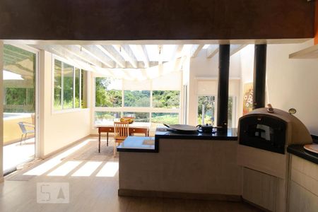 Casa de condomínio à venda com 400m², 4 quartos e 8 vagas Casa de condomínio à venda com 400m², 4 quartos e 8 vagasCozinha