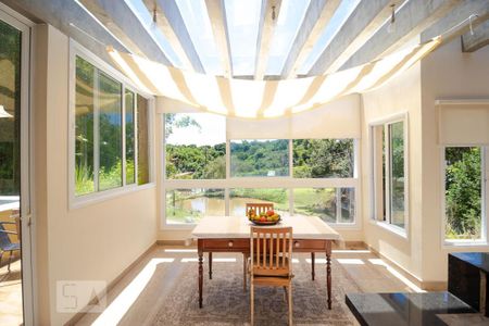 Casa de condomínio à venda com 400m², 4 quartos e 8 vagas Casa de condomínio à venda com 400m², 4 quartos e 8 vagasSalas