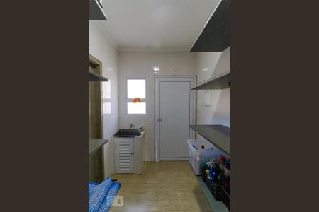 Casa de condomínio à venda com 400m², 4 quartos e 8 vagas Casa de condomínio à venda com 400m², 4 quartos e 8 vagasDespensa