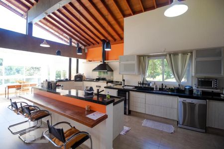 Casa de condomínio à venda com 400m², 4 quartos e 8 vagas Casa de condomínio à venda com 400m², 4 quartos e 8 vagasCozinha