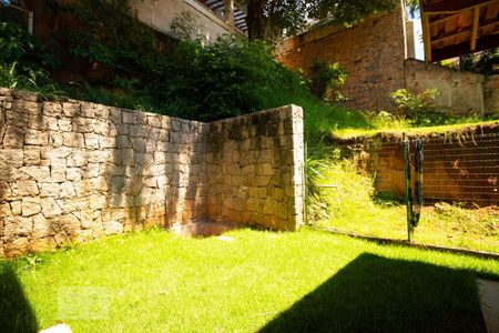 Casa de condomínio à venda com 400m², 4 quartos e 8 vagas Casa de condomínio à venda com 400m², 4 quartos e 8 vagasQuintal