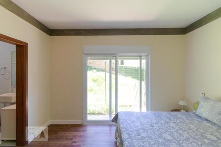 Casa de condomínio à venda com 400m², 4 quartos e 8 vagas Casa de condomínio à venda com 400m², 4 quartos e 8 vagasSuíte 01