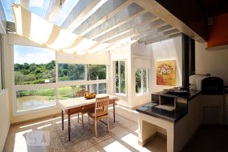 Casa de condomínio à venda com 400m², 4 quartos e 8 vagas Casa de condomínio à venda com 400m², 4 quartos e 8 vagasSalas