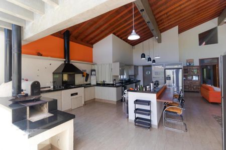 Casa de condomínio à venda com 400m², 4 quartos e 8 vagas Casa de condomínio à venda com 400m², 4 quartos e 8 vagasCozinha