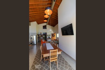 Casa de condomínio à venda com 400m², 4 quartos e 8 vagas Casa de condomínio à venda com 400m², 4 quartos e 8 vagasSalas