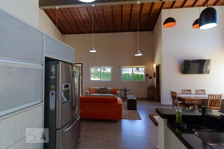 Casa de condomínio à venda com 400m², 4 quartos e 8 vagas Casa de condomínio à venda com 400m², 4 quartos e 8 vagasCozinha