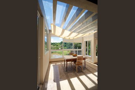 Casa de condomínio à venda com 400m², 4 quartos e 8 vagas Casa de condomínio à venda com 400m², 4 quartos e 8 vagasSalas