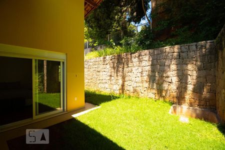 Casa de condomínio à venda com 400m², 4 quartos e 8 vagas Casa de condomínio à venda com 400m², 4 quartos e 8 vagasQuintal