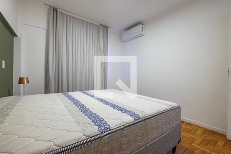 Suíte de apartamento à venda com 3 quartos, 130m² em Pinheiros, São Paulo