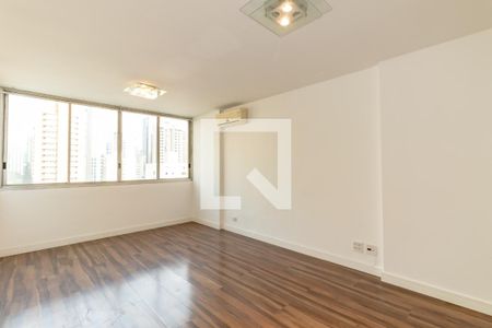 Sala de apartamento à venda com 3 quartos, 137m² em Jardim Europa, São Paulo