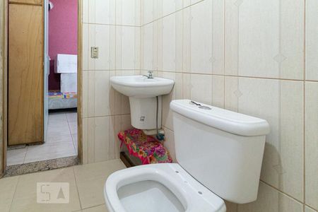 Banheiro 1 de casa à venda com 4 quartos, 283m² em Umuarama, Osasco