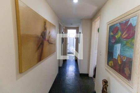 Corredor de apartamento à venda com 3 quartos, 129m² em Ingá, Niterói