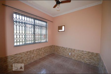Quarto 1 de casa para alugar com 2 quartos, 80m² em São Lourenço, Niterói