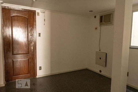 Sala  de apartamento à venda com 3 quartos, 110m² em Centro, Niterói