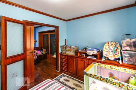 Casa à venda com 385m², 3 quartos e 3 vagas Casa à venda com 385m², 3 quartos e 3 vagasQuarto 2