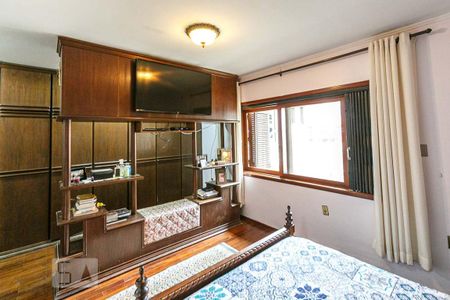 Casa à venda com 385m², 3 quartos e 3 vagas Casa à venda com 385m², 3 quartos e 3 vagasQuarto 1