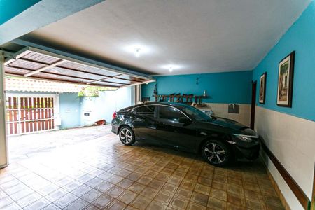 Casa à venda com 385m², 3 quartos e 3 vagas Casa à venda com 385m², 3 quartos e 3 vagasGaragem