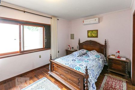 Casa à venda com 385m², 3 quartos e 3 vagas Casa à venda com 385m², 3 quartos e 3 vagasQuarto 1
