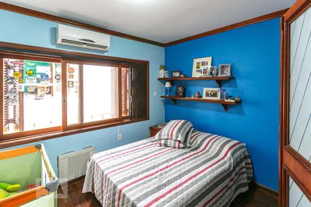 Casa à venda com 385m², 3 quartos e 3 vagas Casa à venda com 385m², 3 quartos e 3 vagasQuarto 2
