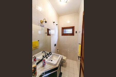 Casa à venda com 385m², 3 quartos e 3 vagas Casa à venda com 385m², 3 quartos e 3 vagasLavabo