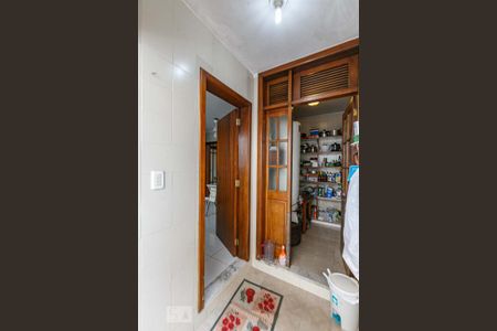 Casa à venda com 385m², 3 quartos e 3 vagas Casa à venda com 385m², 3 quartos e 3 vagasCloset
