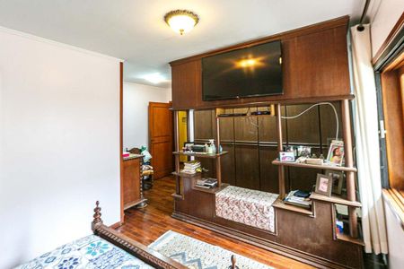Casa à venda com 385m², 3 quartos e 3 vagas Casa à venda com 385m², 3 quartos e 3 vagasQuarto 1