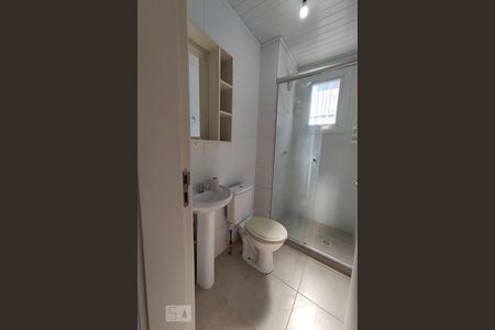 Banheiro de kitnet/studio para alugar com 1 quarto, 25m² em Operário, Novo Hamburgo