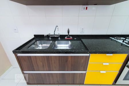 Sala/Cozinha de apartamento para alugar com 2 quartos, 95m² em Vila Brasílio Machado, São Paulo