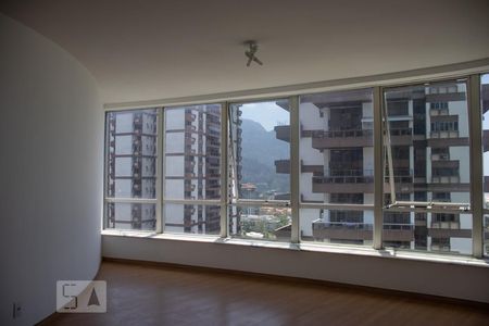 Sala de apartamento para alugar com 2 quartos, 86m² em Barra da Tijuca, Rio de Janeiro