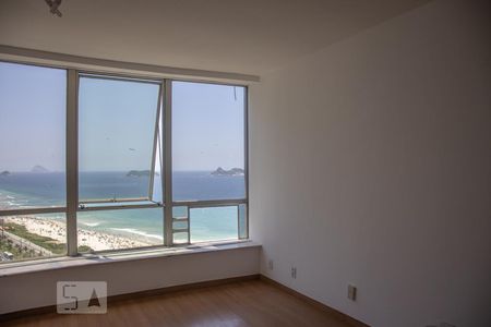 Sala de apartamento para alugar com 2 quartos, 86m² em Barra da Tijuca, Rio de Janeiro